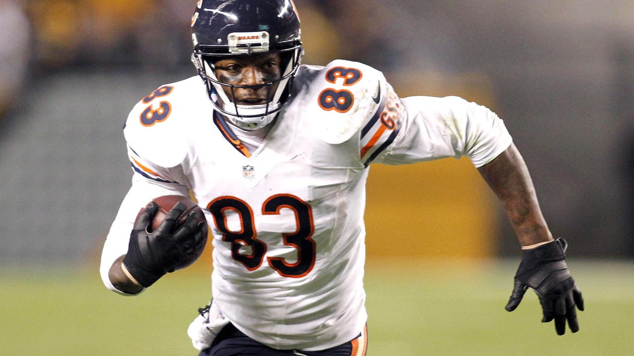 Bears' Martellus Bennett back at practice after suspension